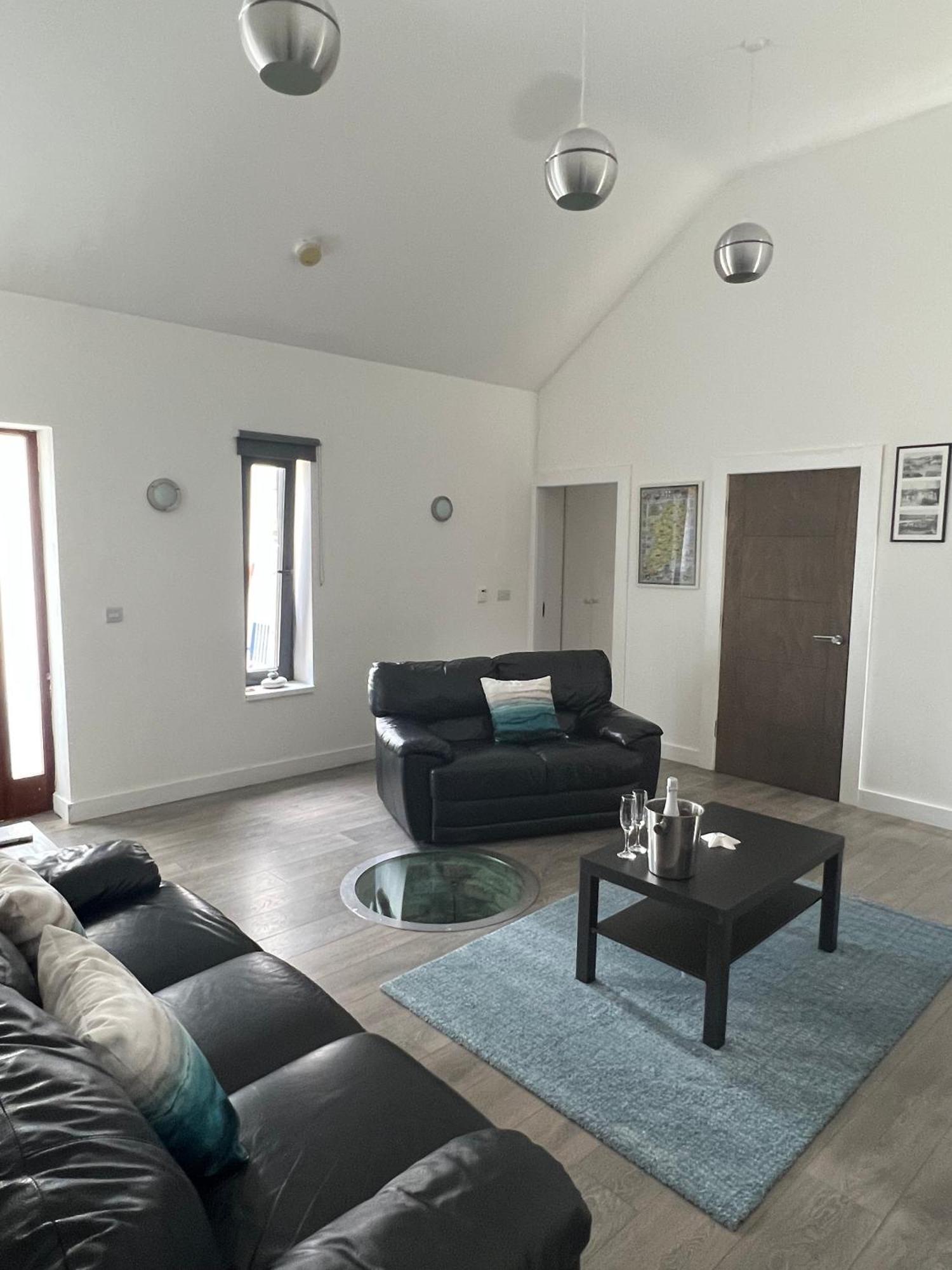 Fitzy'S Bunker - Modern Beach Apartment Ardglass Exterior foto